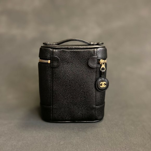Nearly unused Chanel Caviar Timless Vanity - Picture 2 of 9